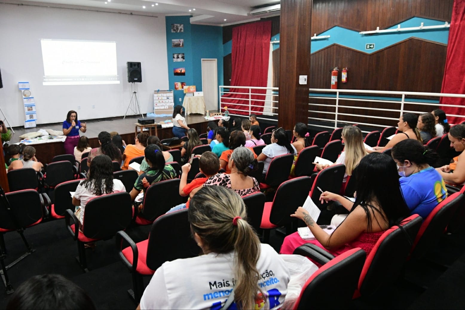 Família e escola: Prefeitura de Mossoró reúne mães de alunos com autismo em encontro formativo