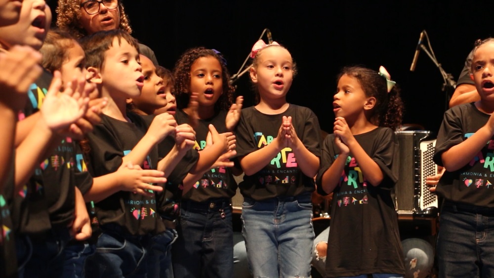 Crianças da Rede Municipal participam de concerto no Teatro Dix-huit Rosado