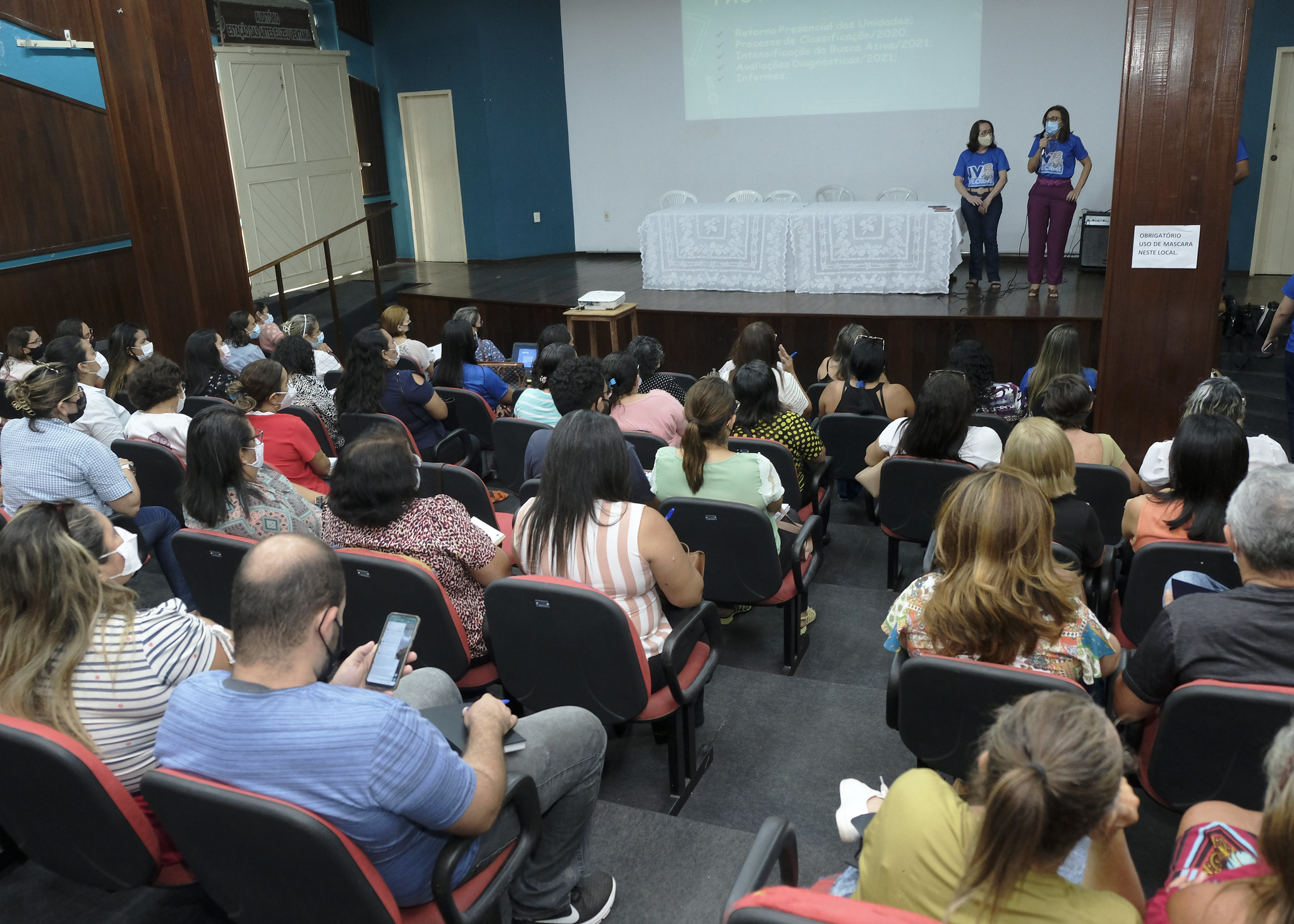 Secretaria orienta equipes gestoras de escolas e UEIs sobre retorno às aulas presenciais