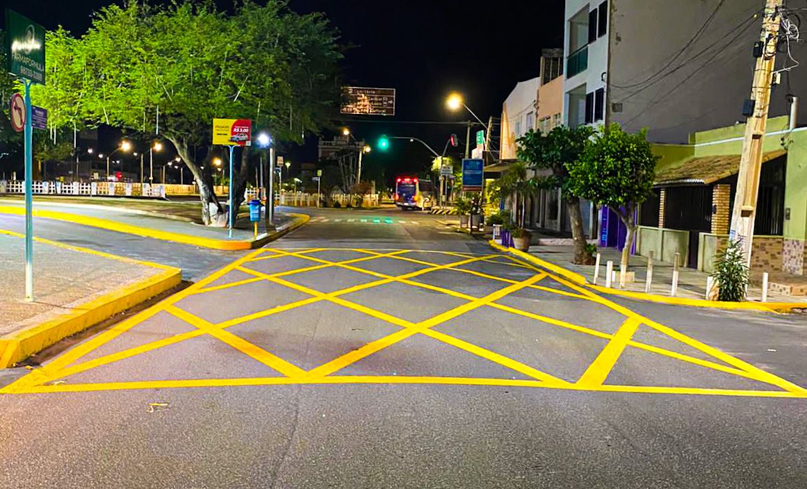 Prefeitura instala nova sinalização e melhora o trânsito na avenida Rio Branco