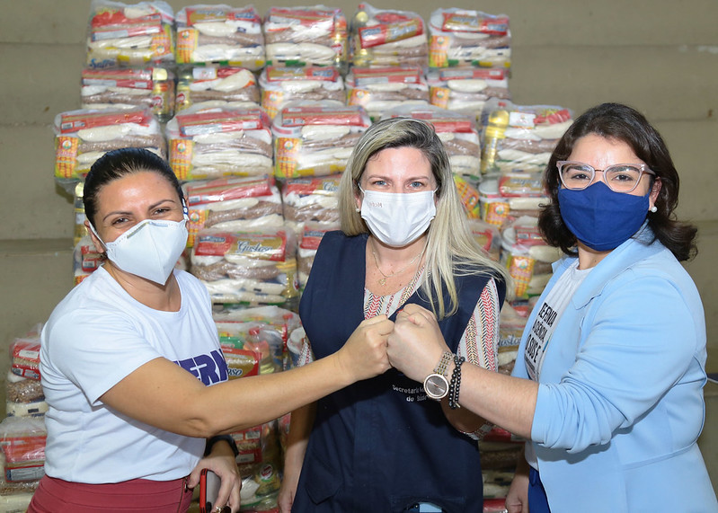 Servidores da UERN doam mais de 1 tonelada de alimentos para campanha Vacina Solidária da Prefeitura de Mossoró