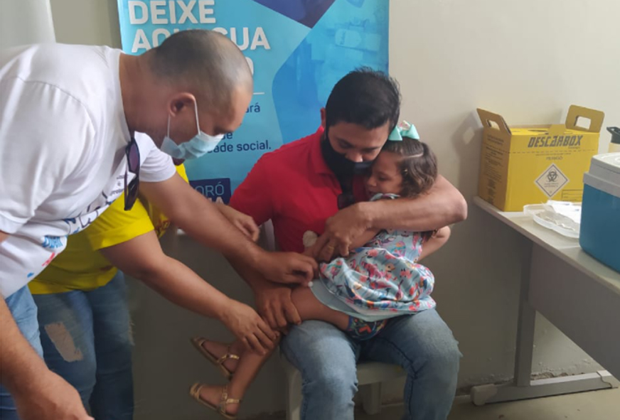 CRAS do Santo Antônio vacina crianças e gestantes do Programa Criança Feliz contra a gripe