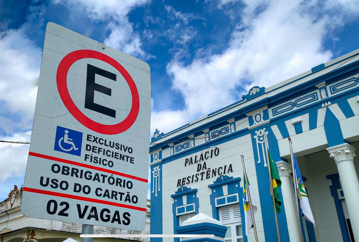 Secretaria orienta condutores sobre estacionamento em vagas especiais