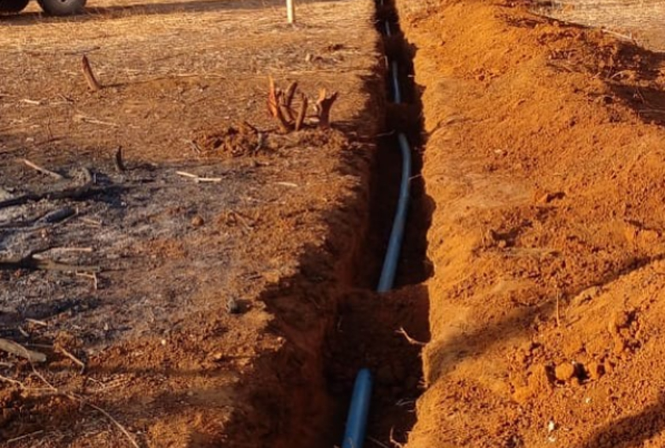 Serviço em adutora melhora abastecimento no Assentamento Terra Nossa