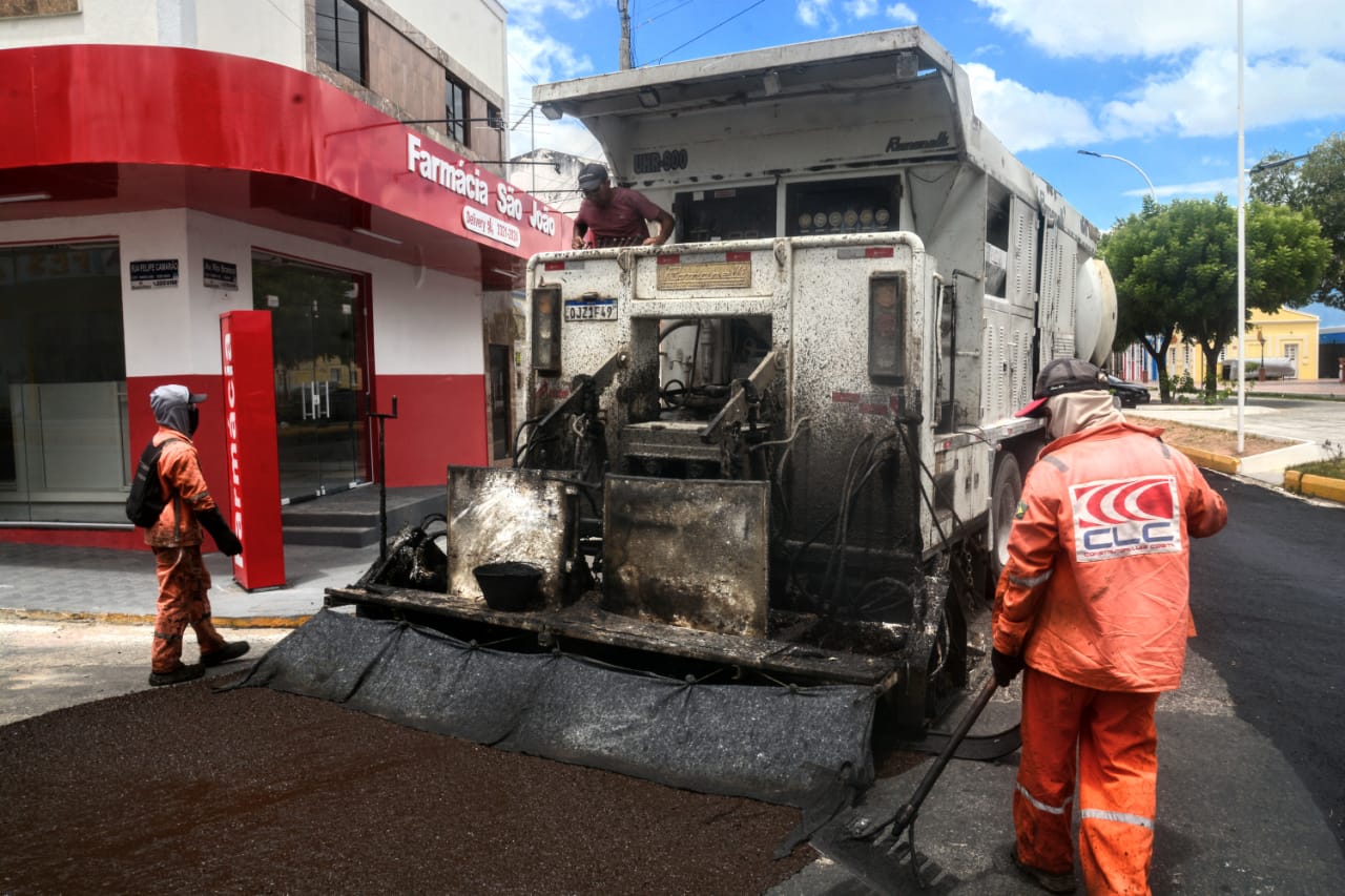 Prefeitura de Mossoró realiza recapeamento asfáltico na avenida Rio Branco