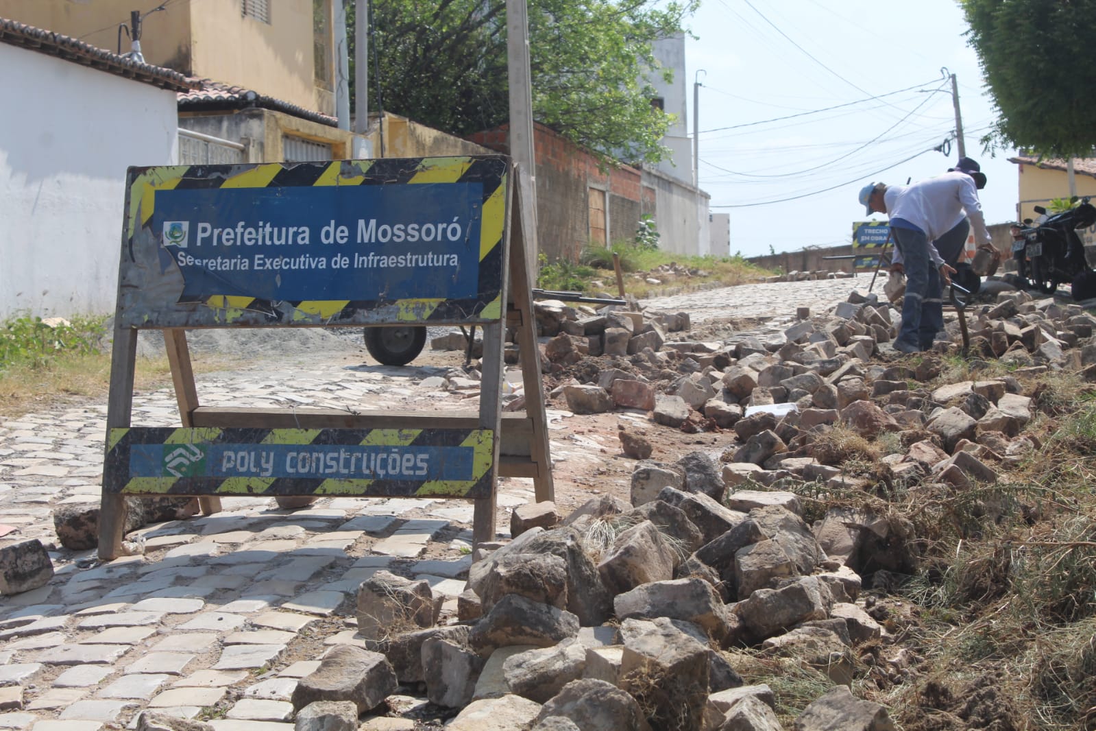 Prefeitura de Mossoró recupera ruas com a “Operação tapa-buracos”