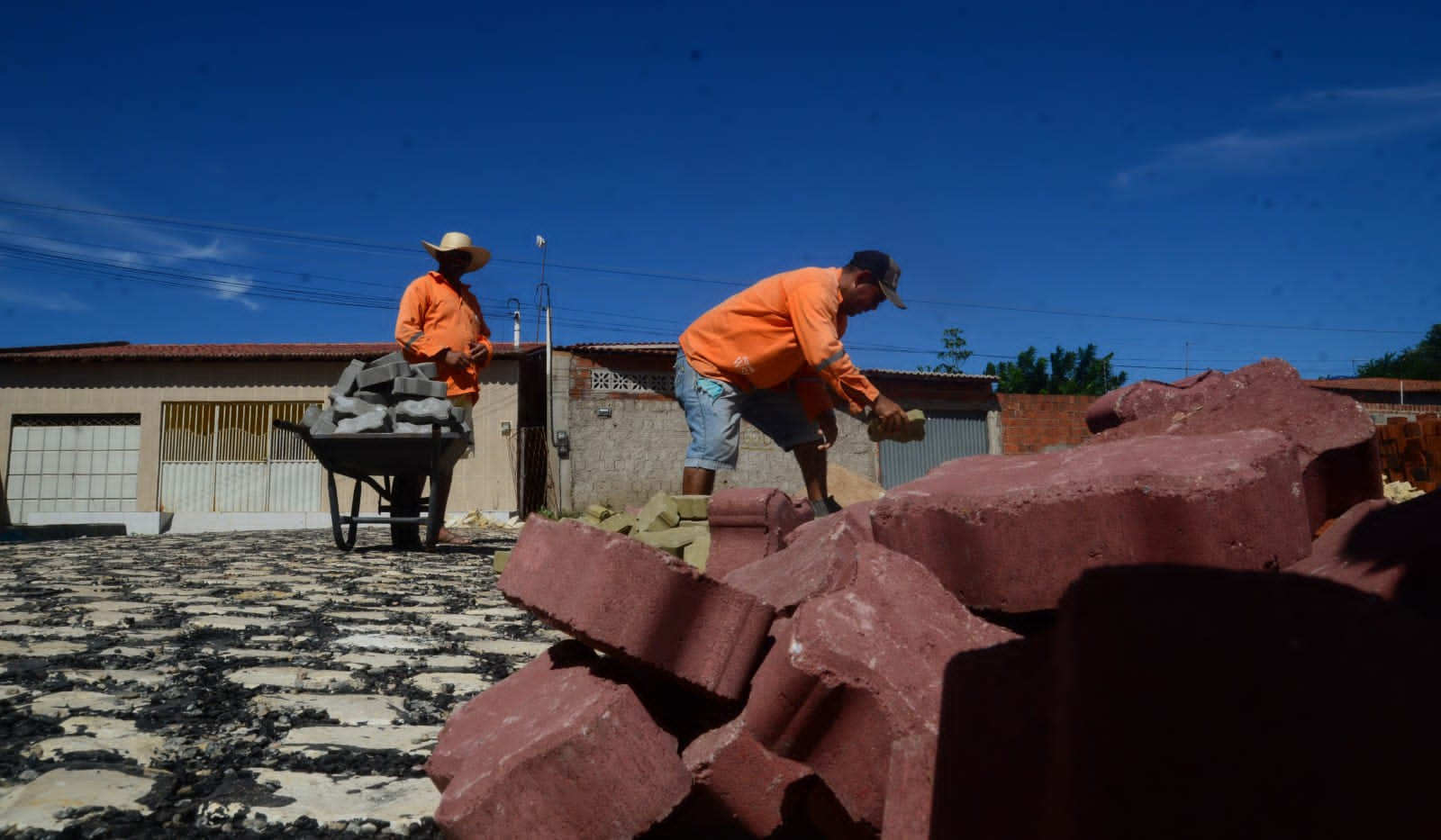 Obras de pavimentação avançam no Conjunto Novo