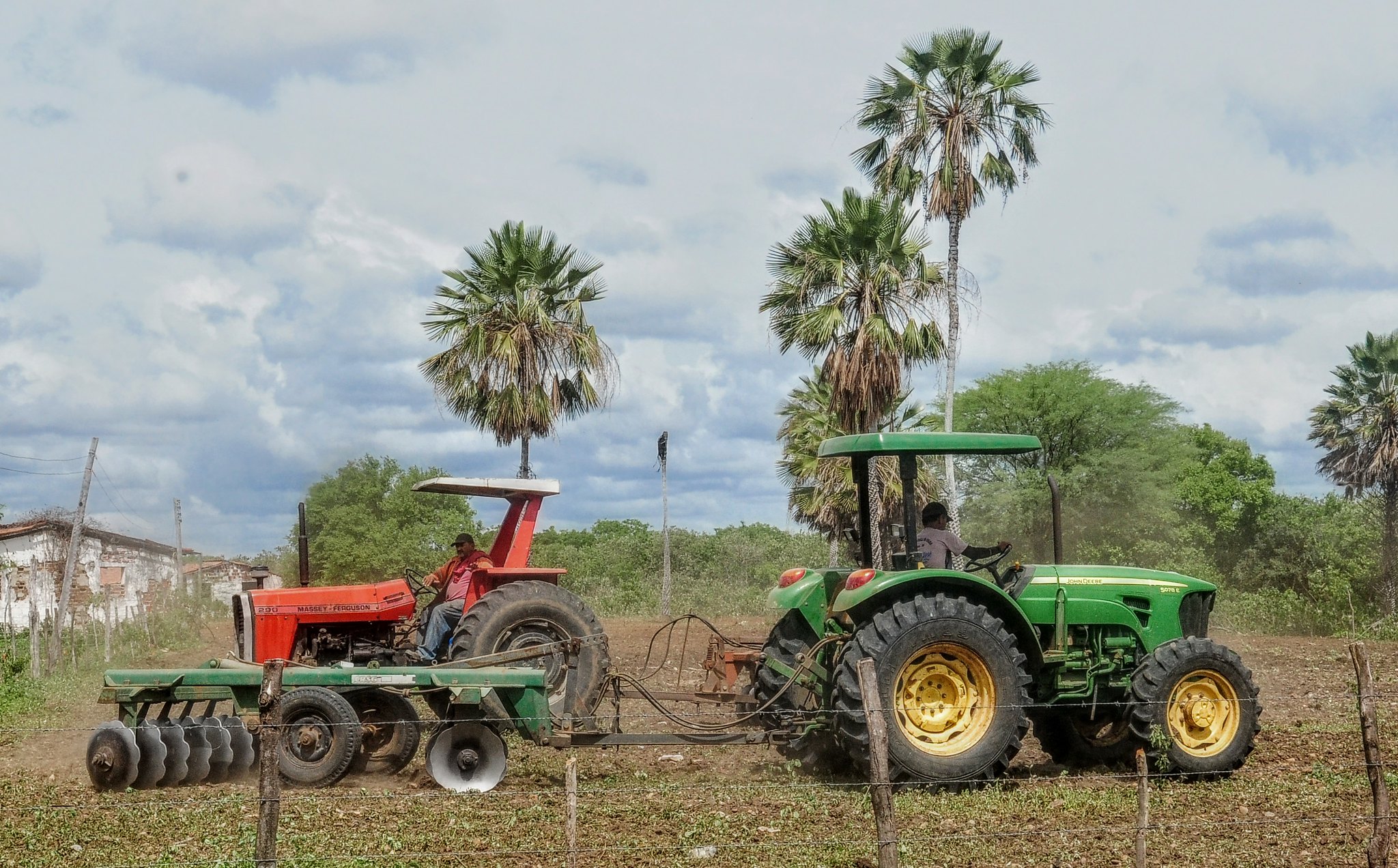 Seadru ministra curso de tratorista para agricultores do Assentamento Favela