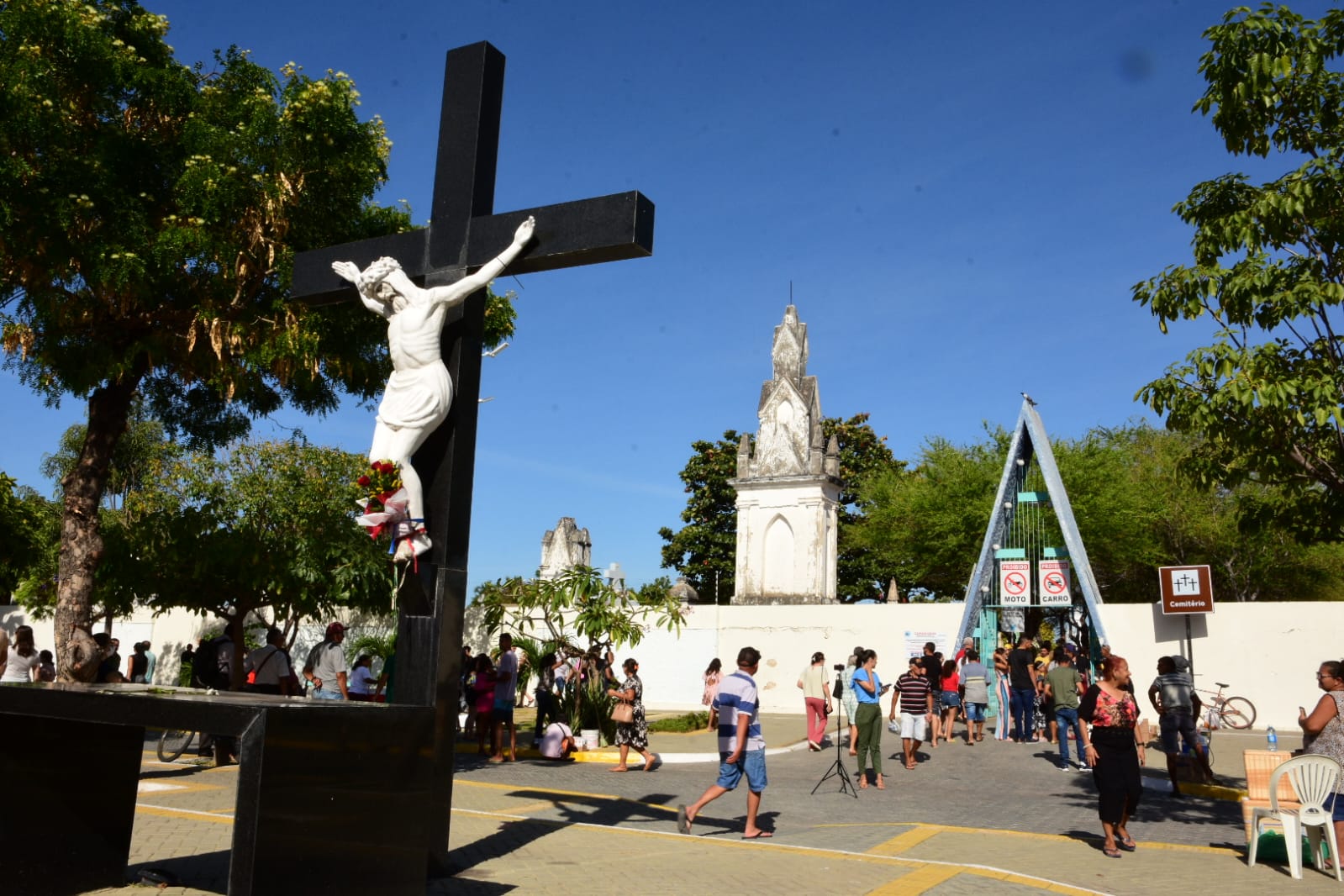 População mossoroense aprova limpeza dos cemitérios públicos locais