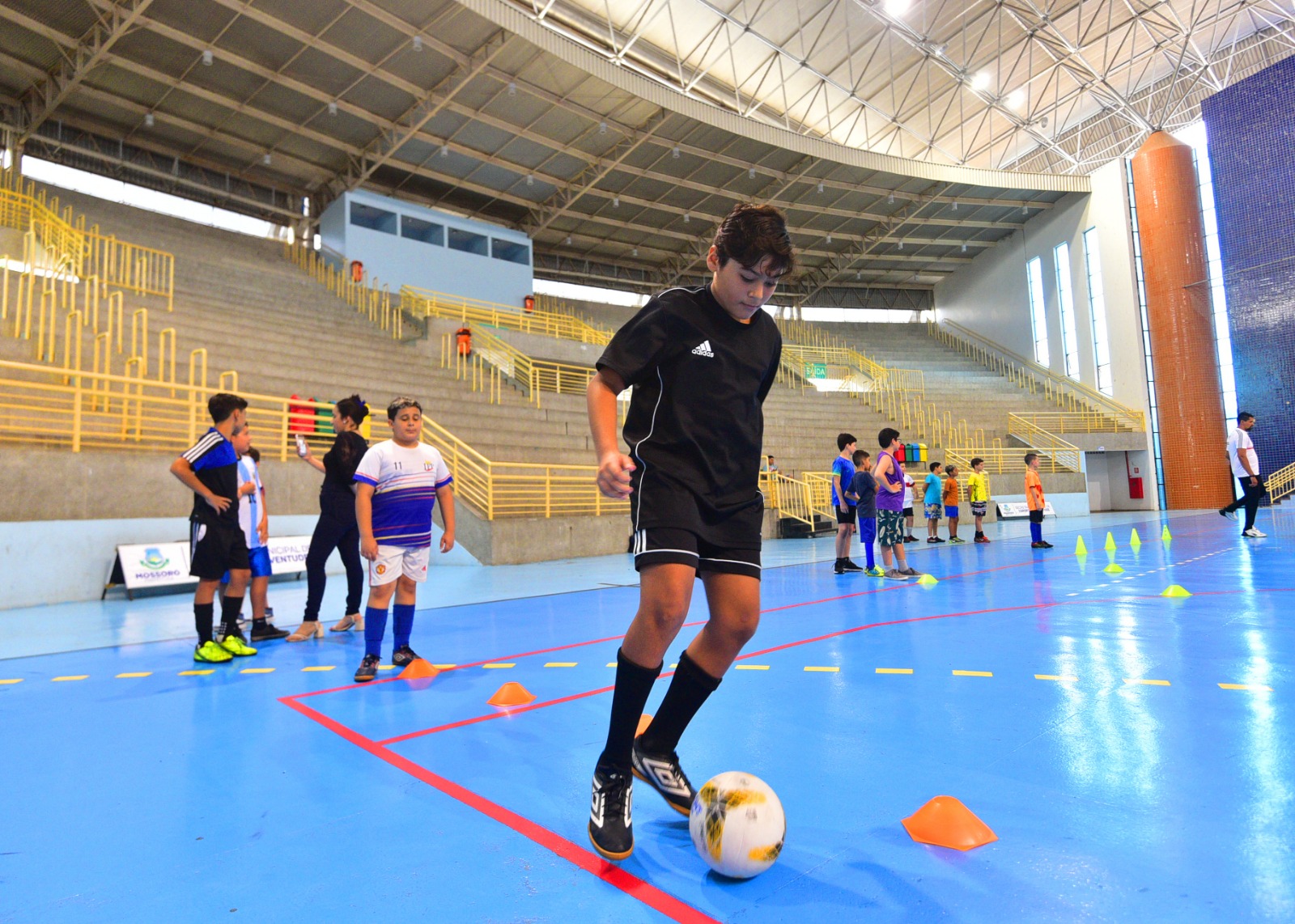 Iniciadas as aulas da escolinha de futsal masculino