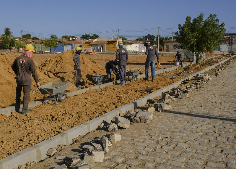 Construção de praça ofertará espaços para lazer e esportes no bairro Dom Jaime Câmara