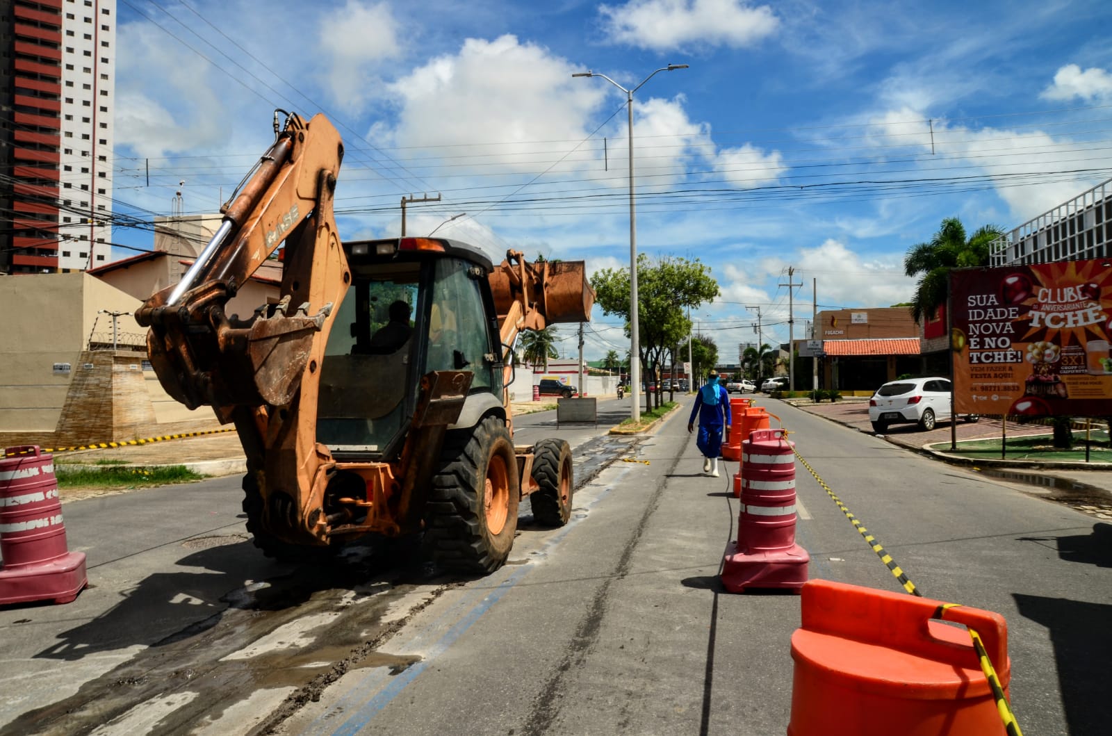 Prefeitura intensifica obras de modernização da avenida João da Escóssia