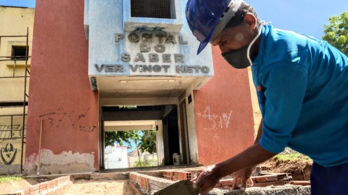 Praça do Portal do Saber passa por obras de recuperação