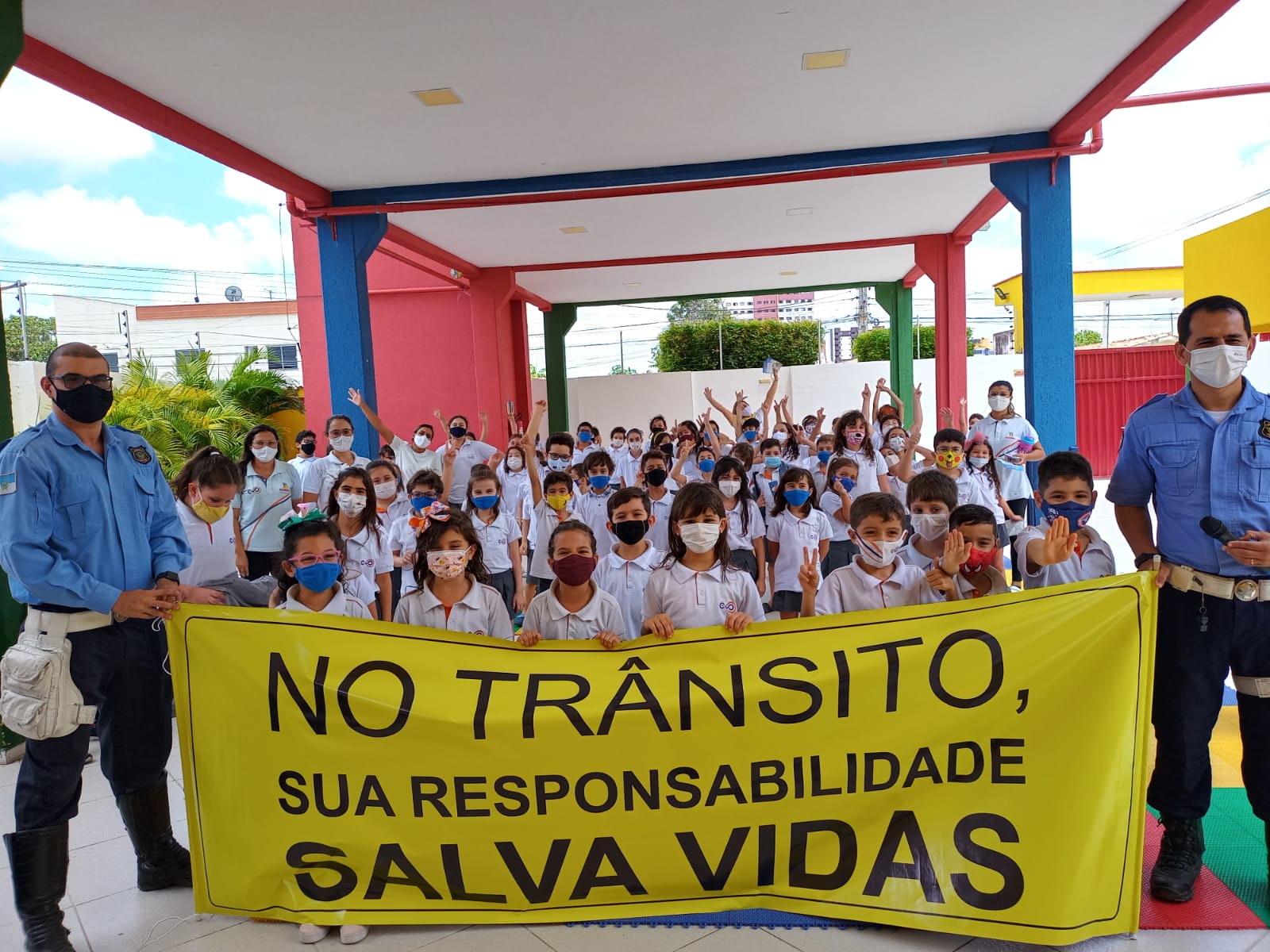 Campanha sobre segurança no trânsito chega a escolas e universidades