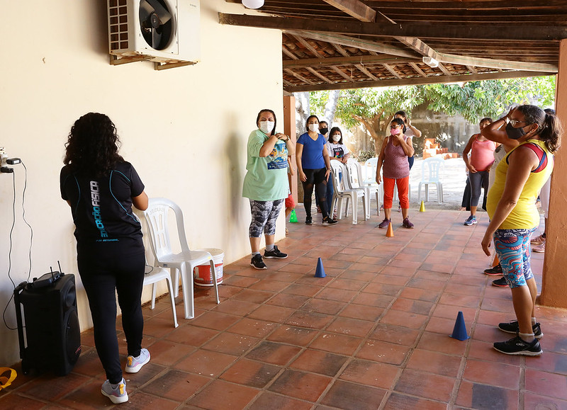 CRAS Bom Pastor realiza atividade funcional para grupo de mulheres