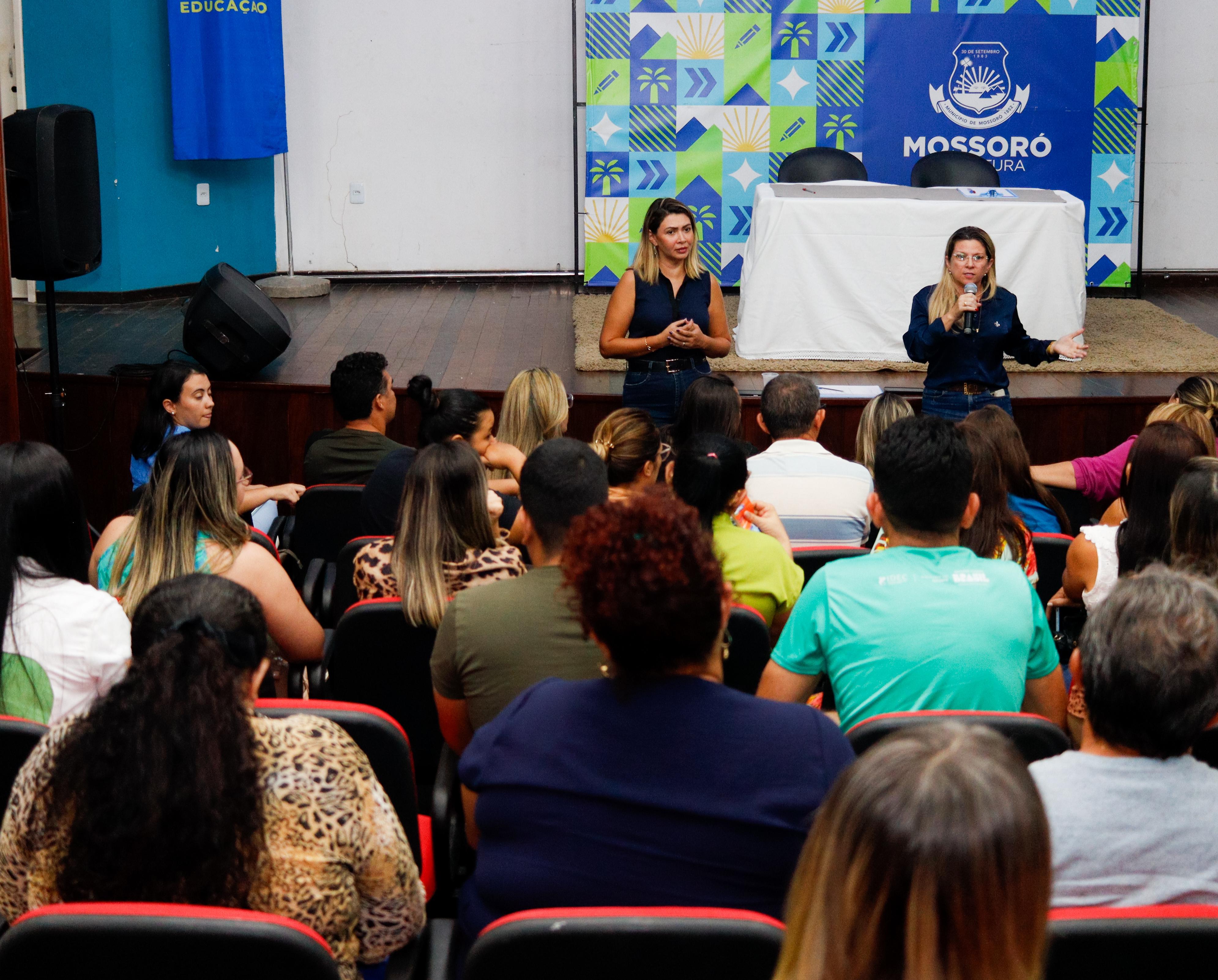 Prefeitura  reúne-se com diretores de Unidades Básicas de Saúde para alinhar melhorias no atendimento