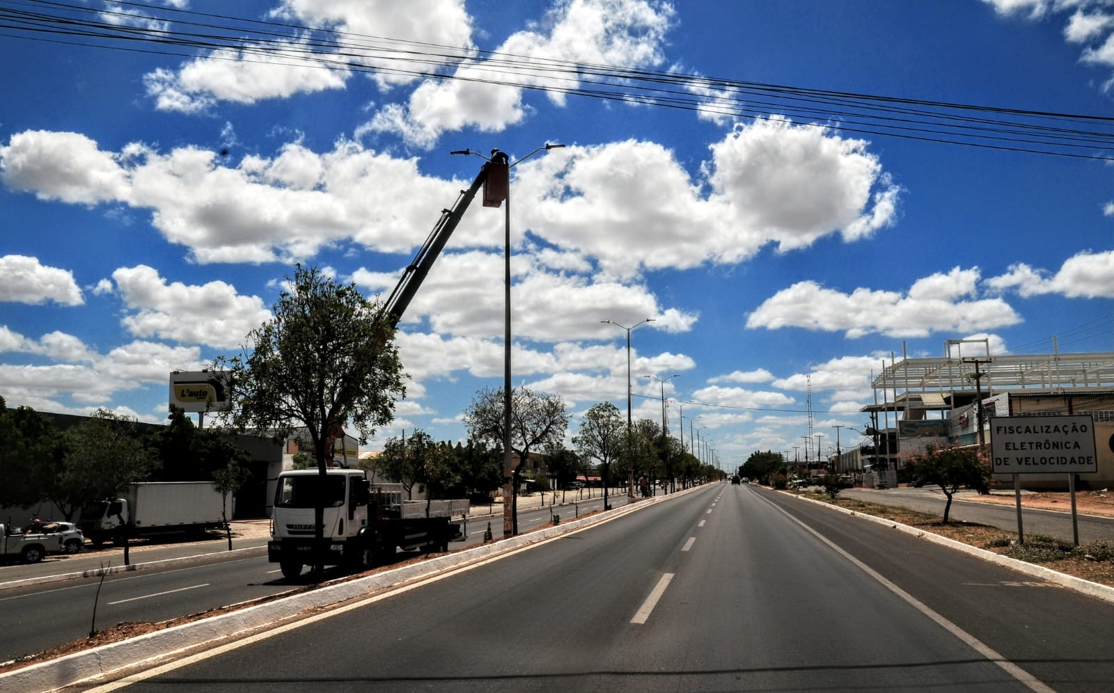 “Mossoró Iluminada”: Avenida Presidente Dutra recebe iluminação em LED