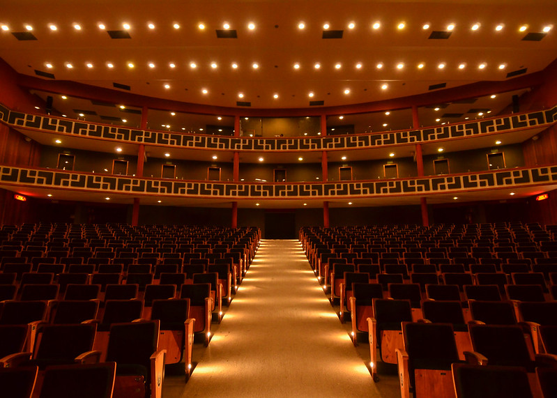 Teatro Municipal passa por ampla reforma e será entregue nesta segunda-feira