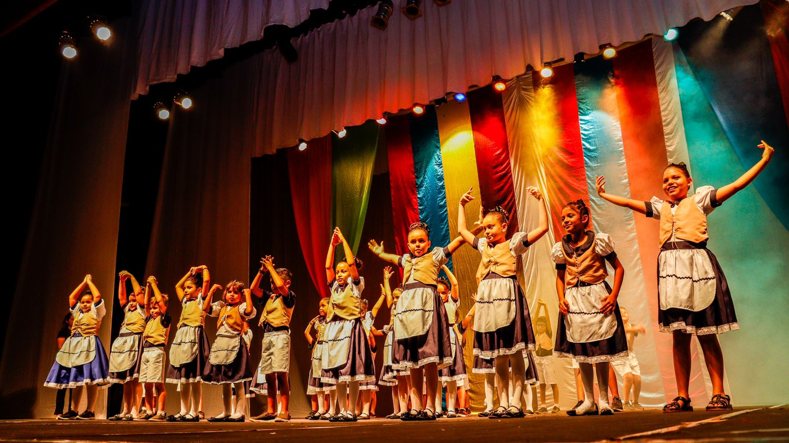 XII Festival de Arte e Cultura da Escola Raimundo Fernandes aborda o tema “Cultura de paz”