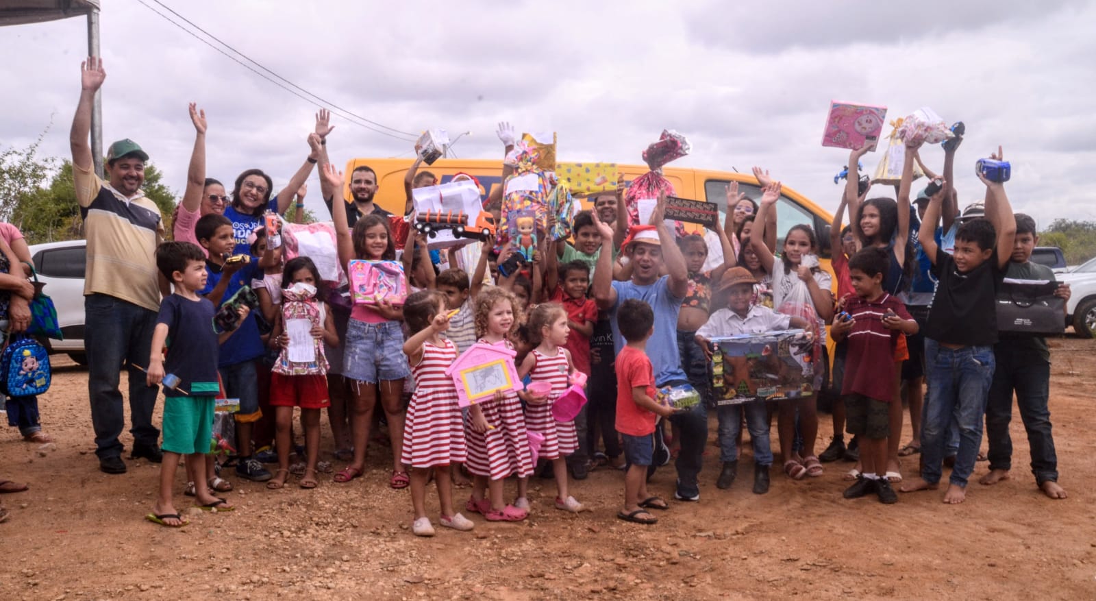 Escola Municipal do Chafariz é contemplada neste Natal com a campanha “Papai Noel dos Correios”