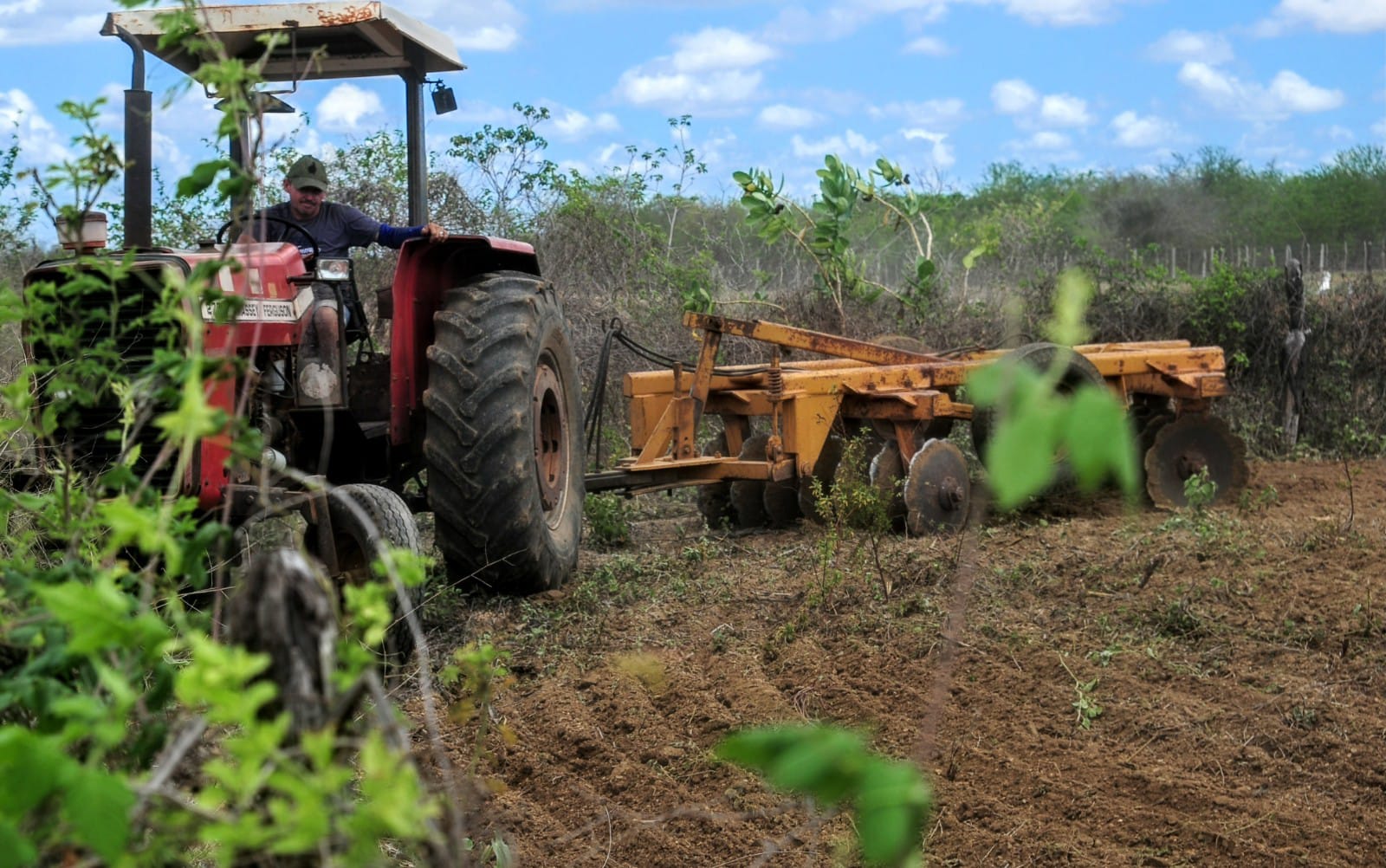 Programa Semear 2022 realiza nesta terça distribuição de óleo diesel para o corte de terra