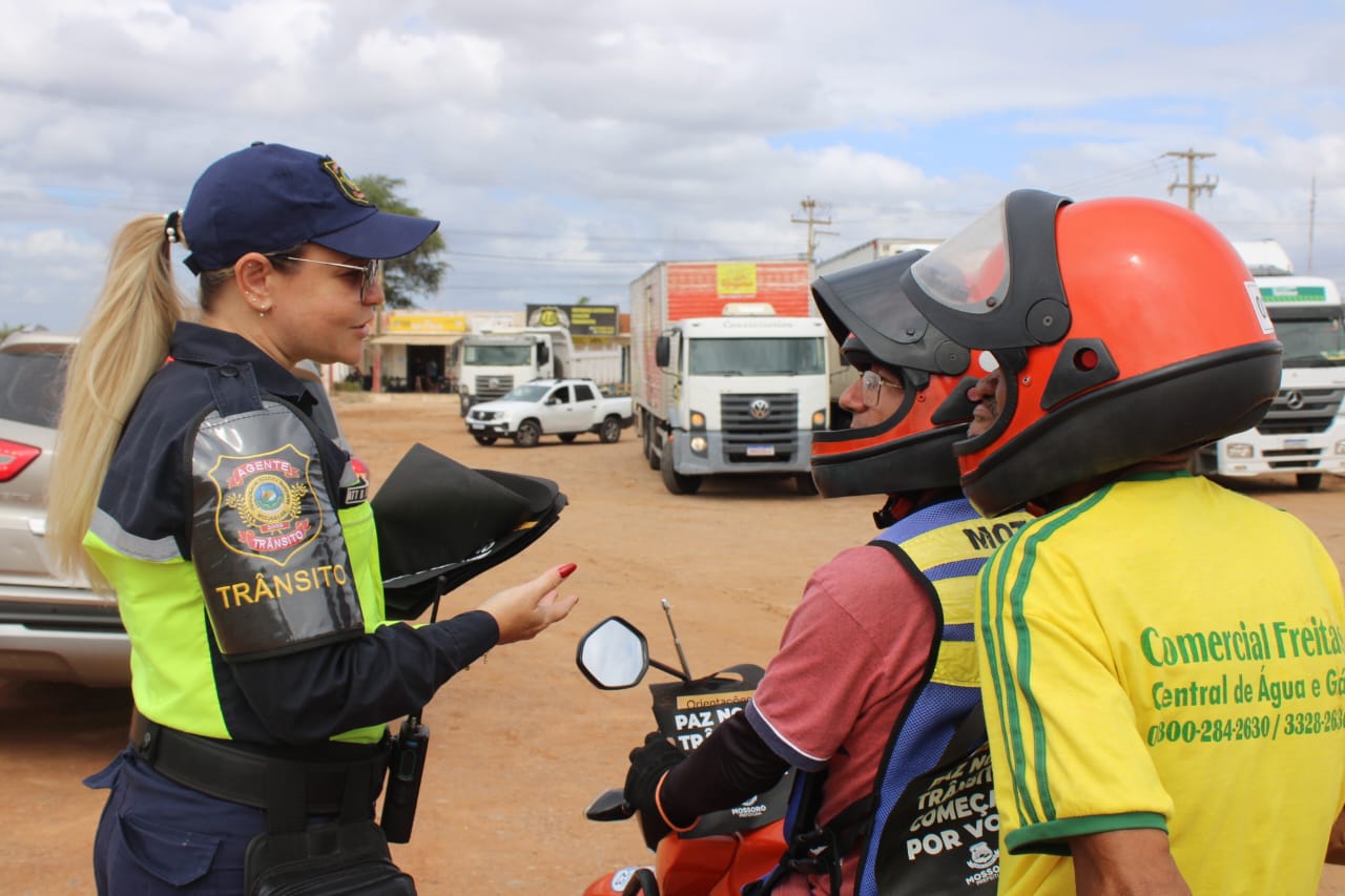 Blitz educativa evidencia os cuidados no trânsito para o final de ano