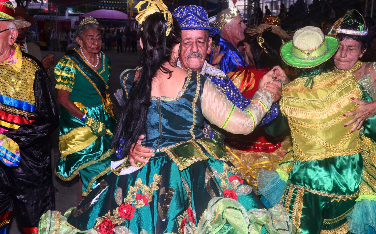 Festival da Melhor Idade leva alegria e descontração para Arena Deodete Dias