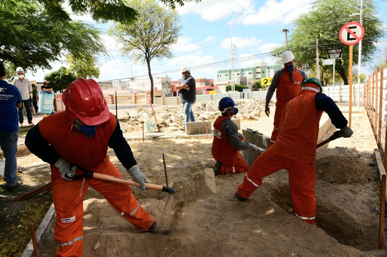 Prefeitura avança com obras de reforma e restauração da Praça da Convivência