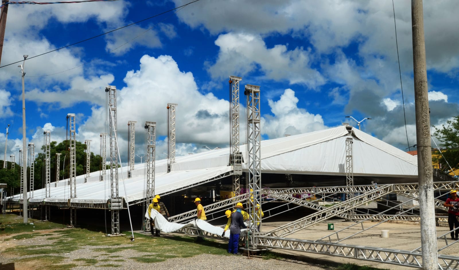 MCJ-2024: Prefeitura de Mossoró avança na montagem da Arena Deodete Dias