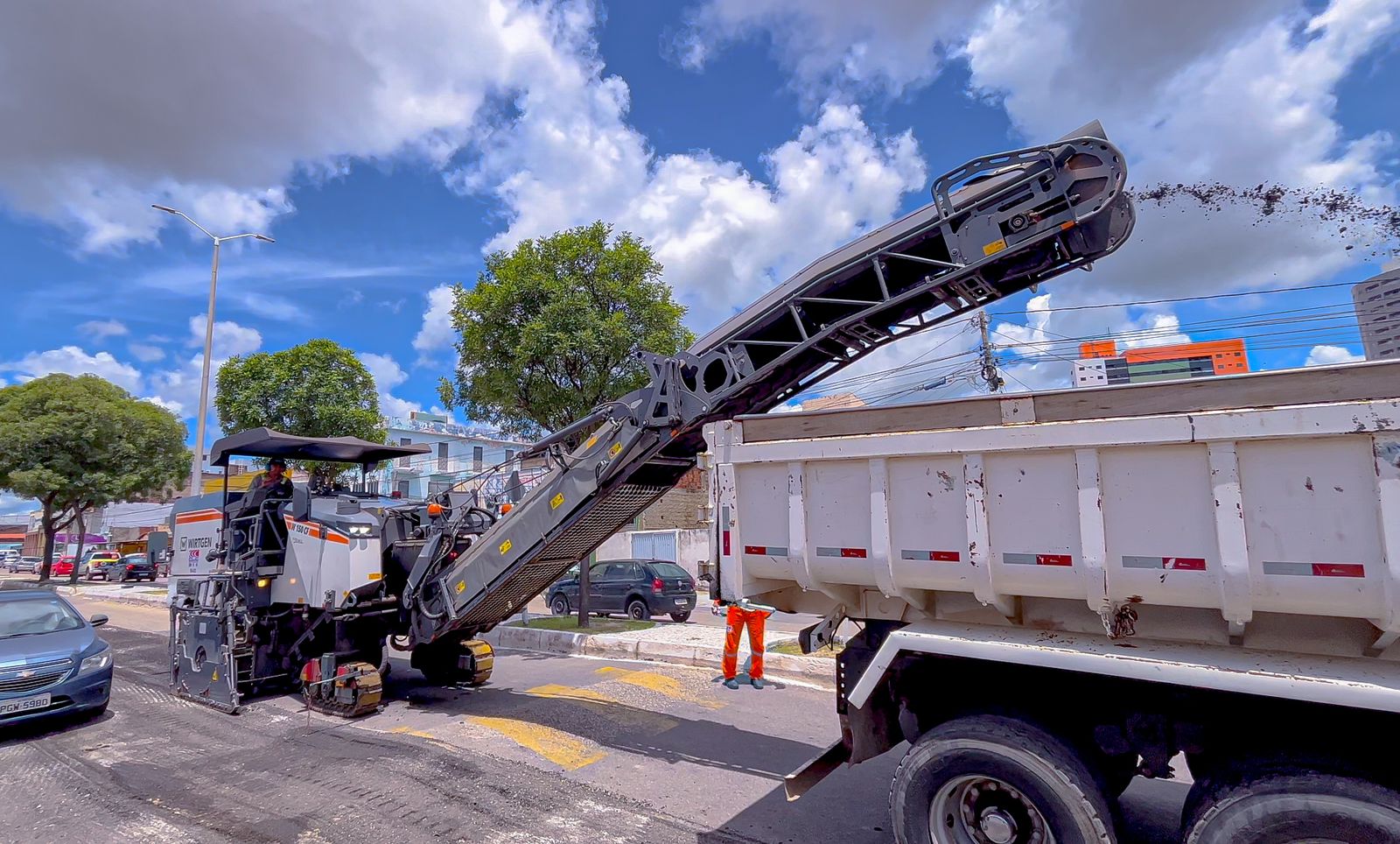 "Mossoró Realiza": Prefeitura inicia obra de recapeamento asfáltico da avenida Presidente Dutra