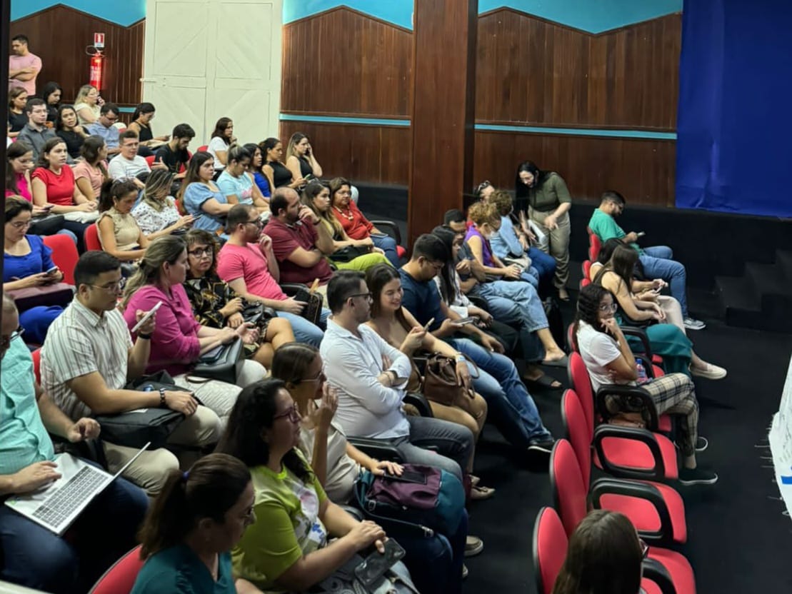 Prefeitura realiza cerimônia de acolhida aos novos residentes da área da saúde