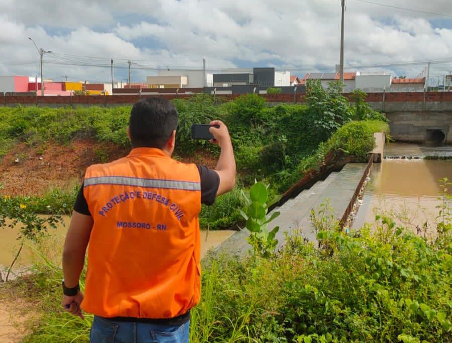 Defesa Civil monitora regiões e orienta à população sobre chuvas intensas neste fim de semana