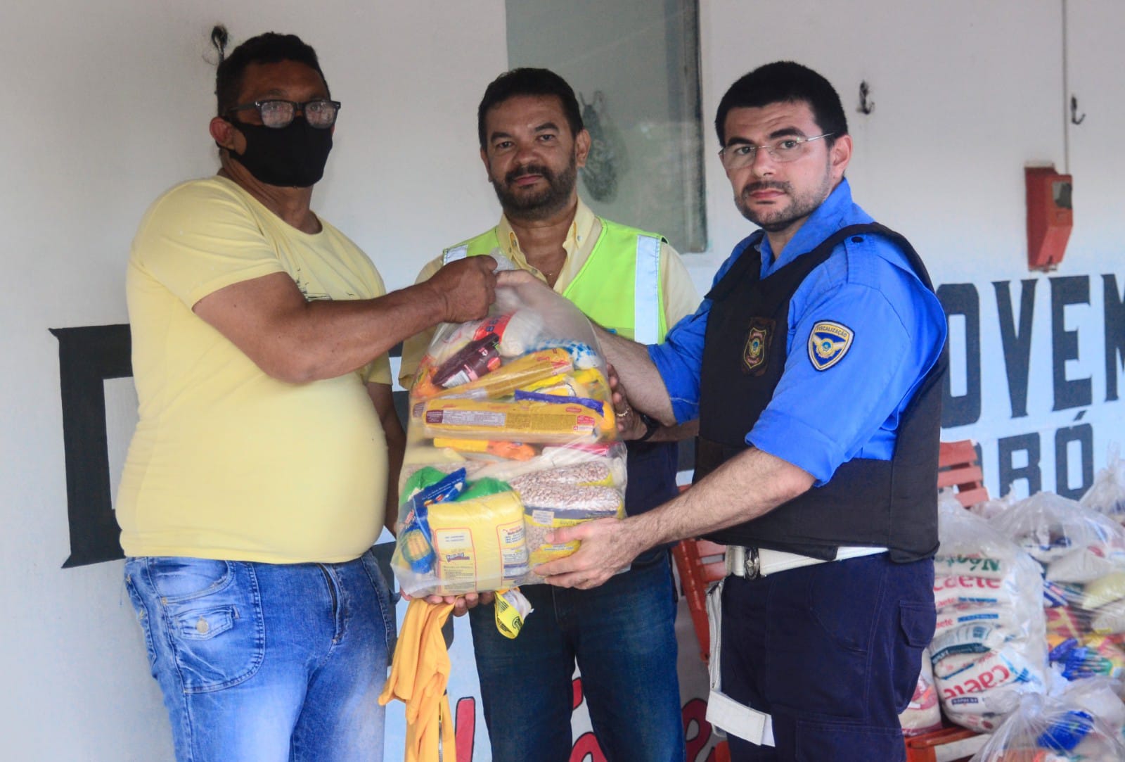 Três instituições recebem alimentos arrecadados no passeio ciclístico “Maio Amarelo”