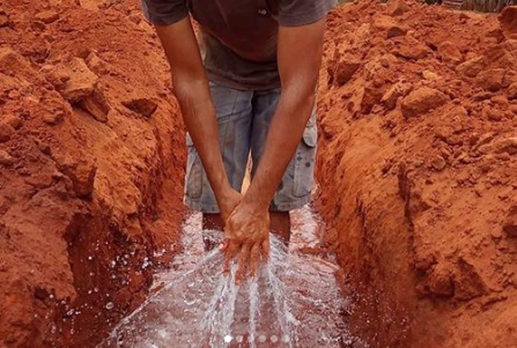 Secretaria Municipal da Agricultura realiza serviços hídricos na zona rural