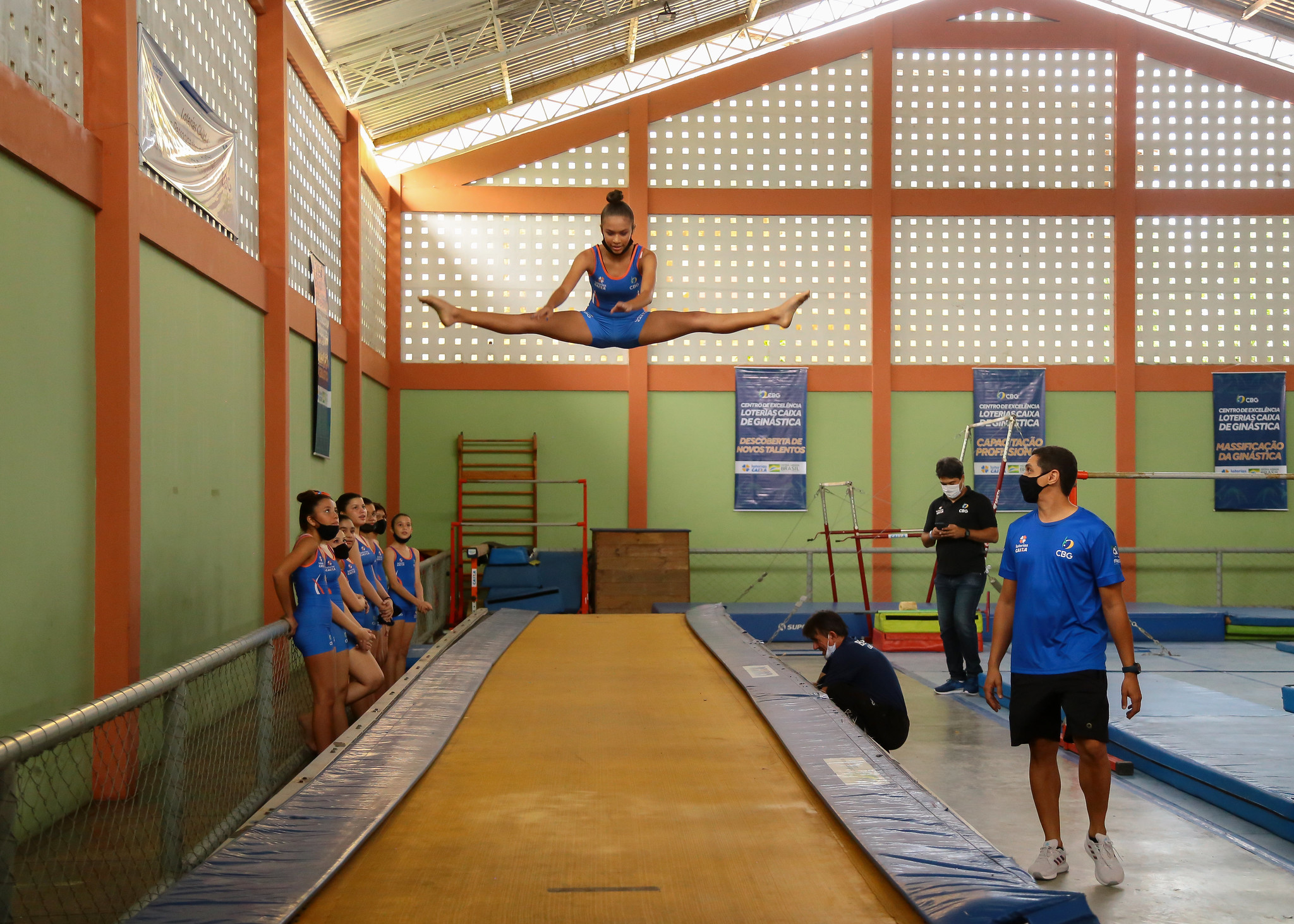 Professores do "Jovem Promessa da Ginástica" participam de workshop ministrado por instrutor com referência internacional