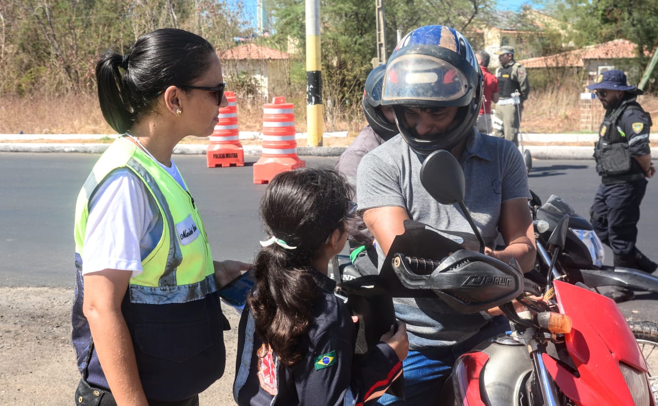 Mossoró realiza blitz educativa em alusão ao Dia Mundial em Memória das Vítimas de Trânsito