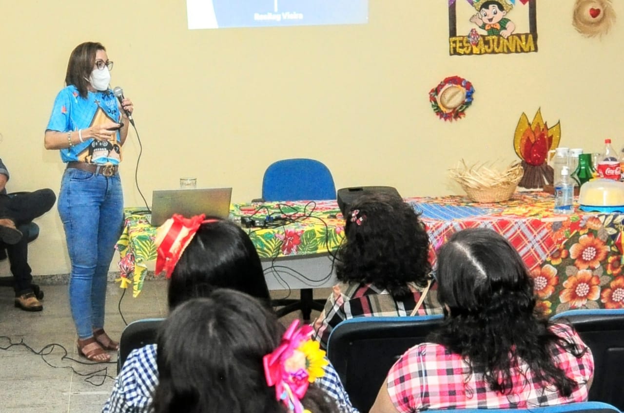 Secretaria Municipal de Educação realiza terceira reunião administrativa geral