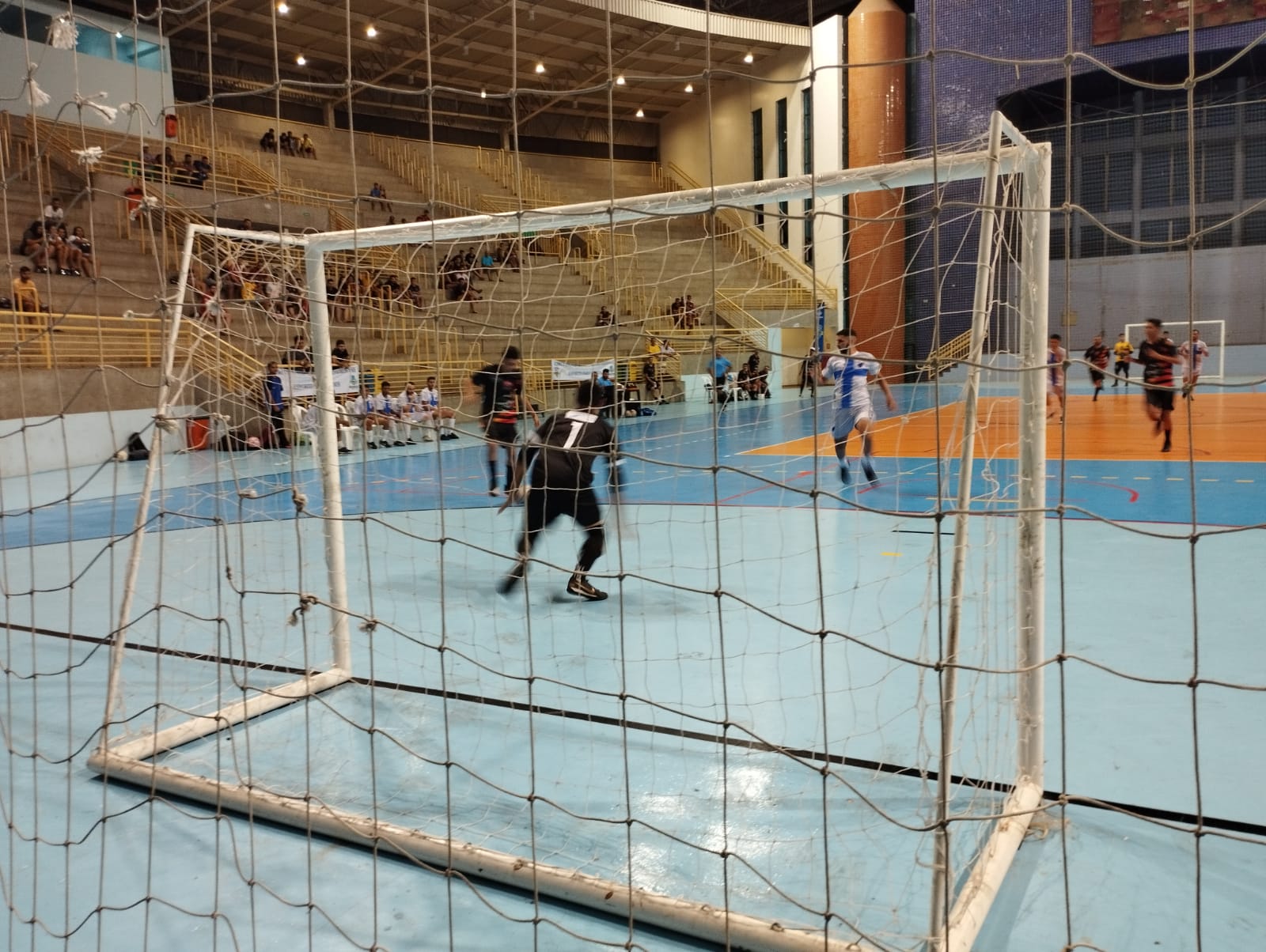 Disputa do futsal pelo CEM tem alta média de gols