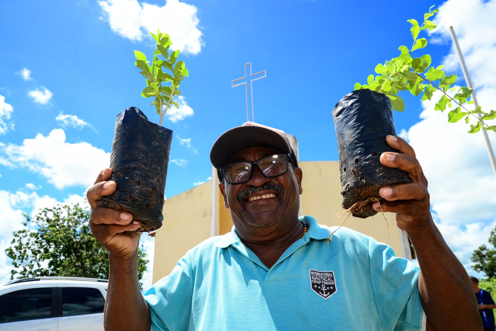 Centro de Produção de Mudas doa plantas frutíferas e medicinais a agricultores de Cordão de Sombra I