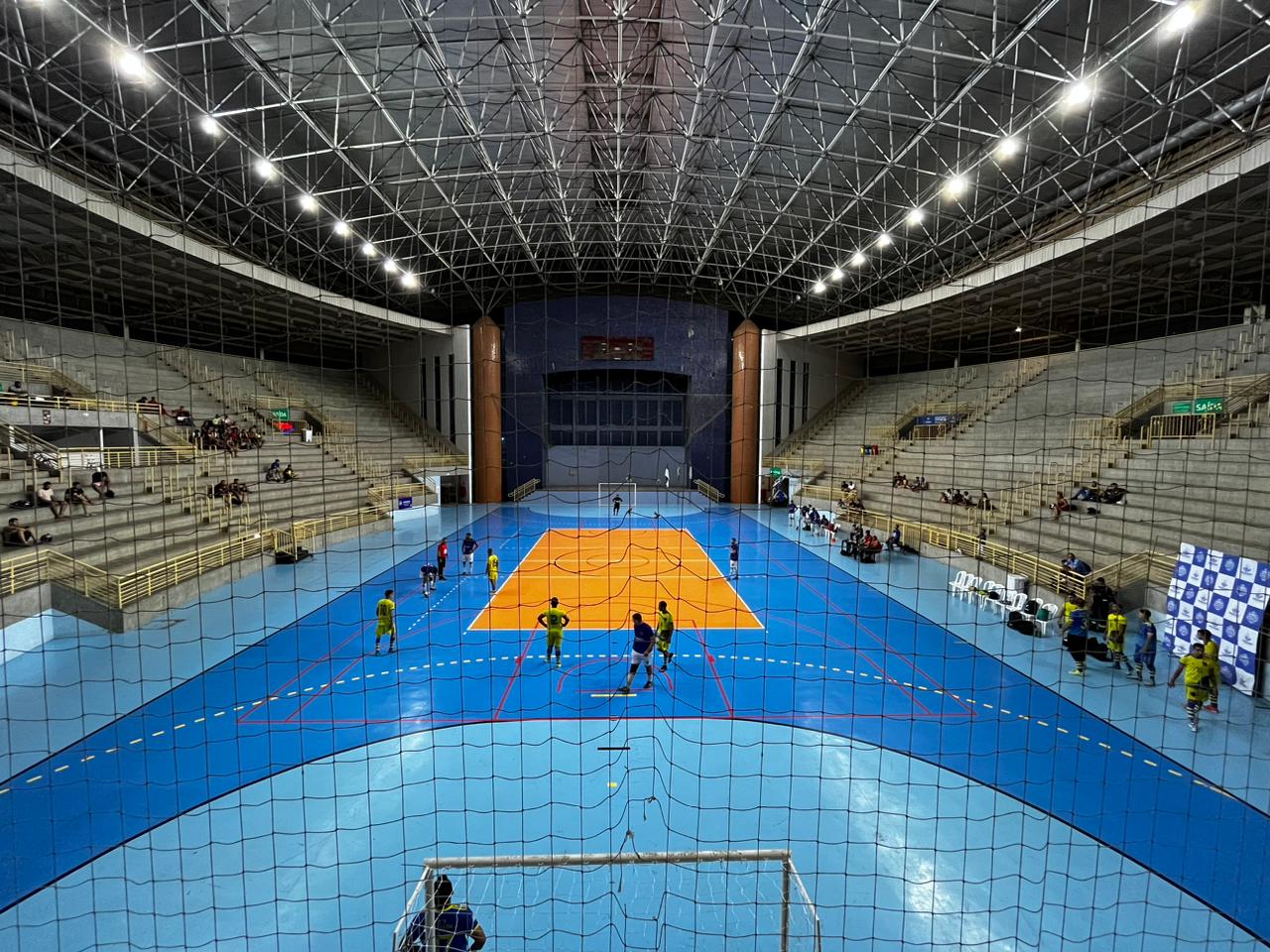 Futsal do CEM chega à fase eliminatória