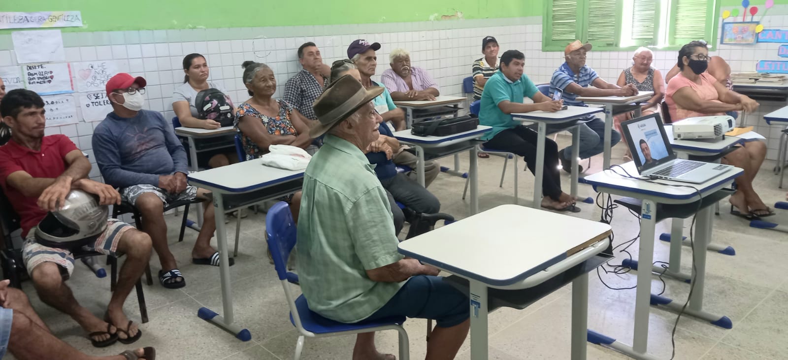 Prefeitura de Mossoró inicia distribuição de mudas de cajueiro neste final de semana