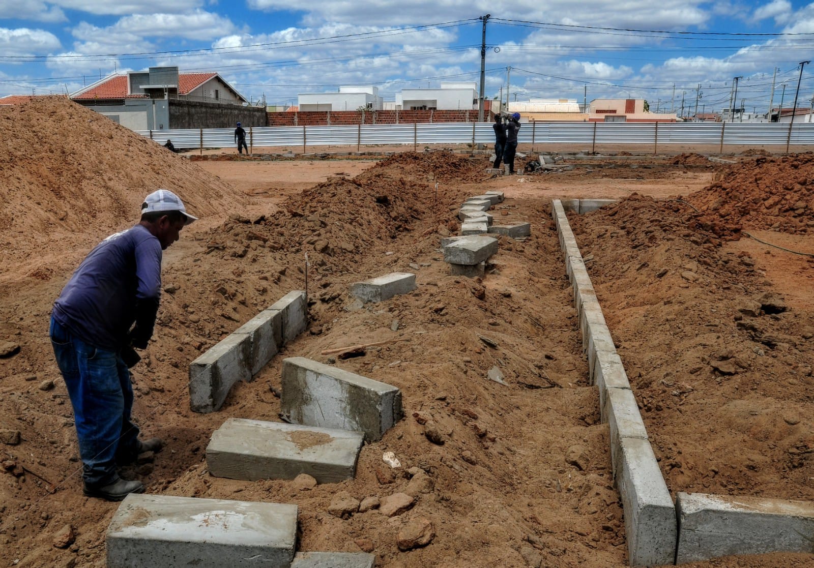 Construção do complexo esportivo avança no conjunto Nova Mossoró