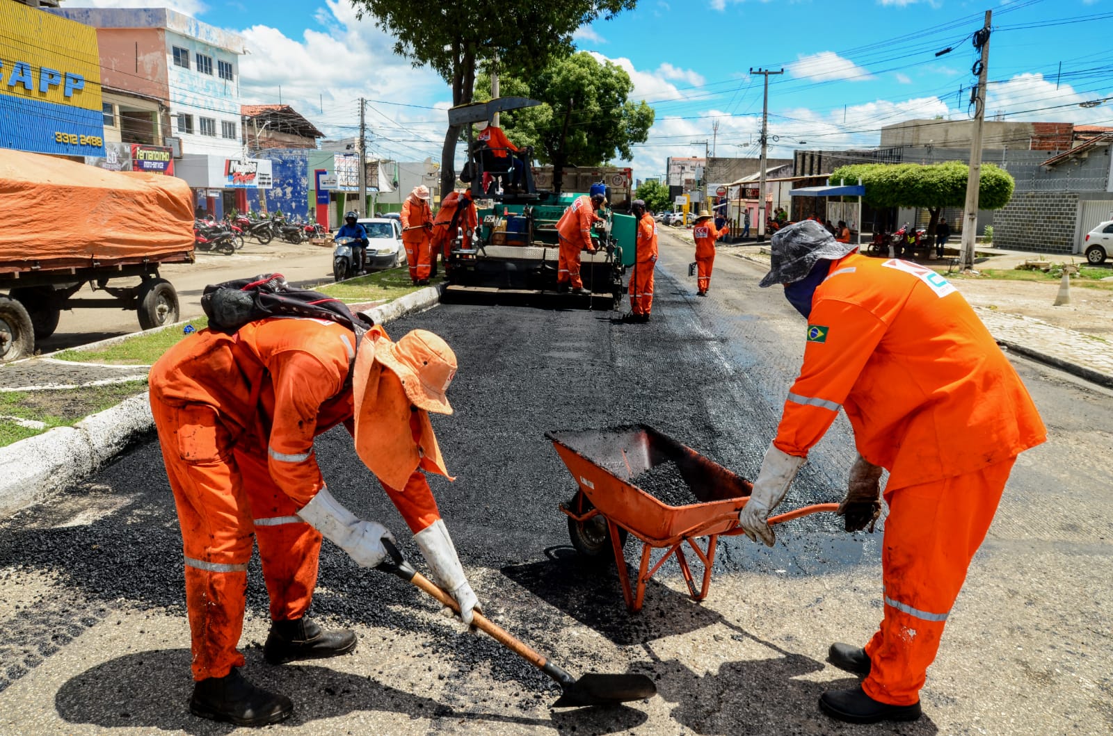 Prefeitura inicia segunda etapa do recapeamento asfáltico da avenida Presidente Dutra