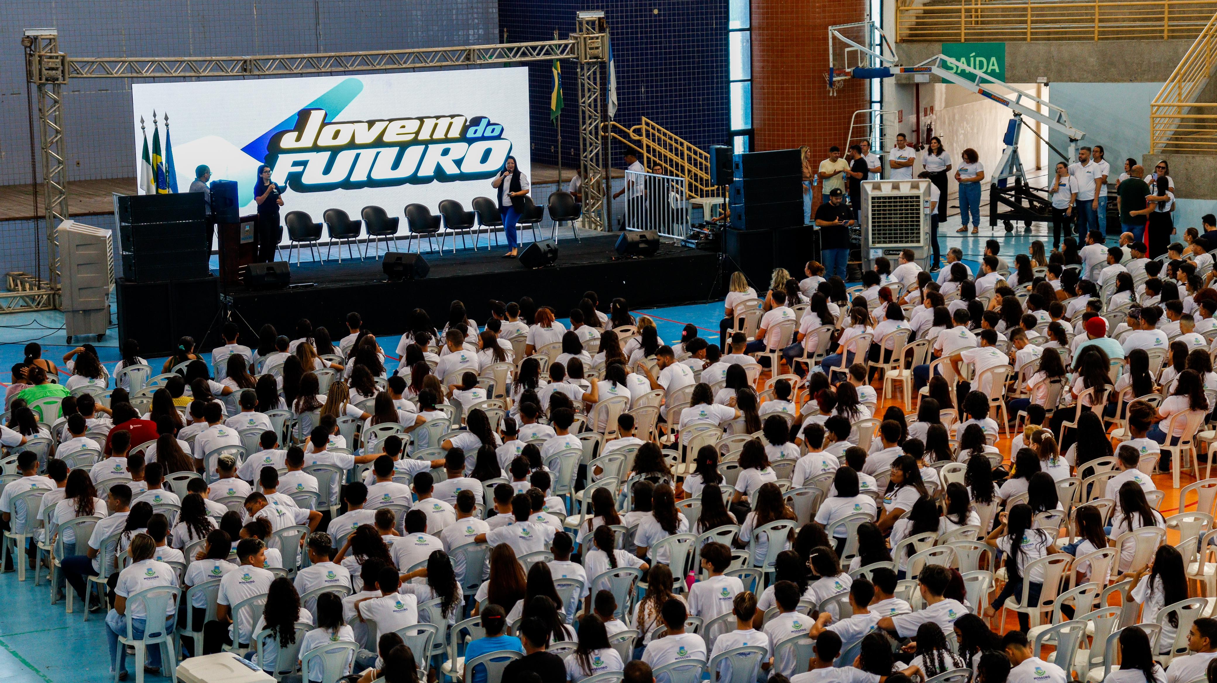 Prefeitura de Mossoró realiza aula inaugural do programa "Jovem do Futuro" 2024