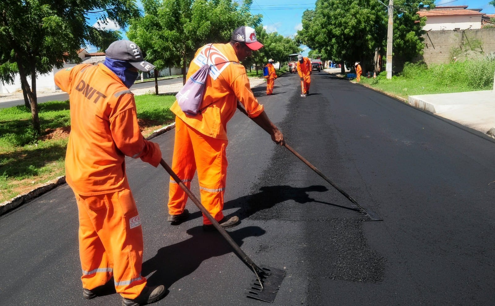 Asfalto na avenida Mota Neto representa melhorias em acessibilidade e mobilidade urbana