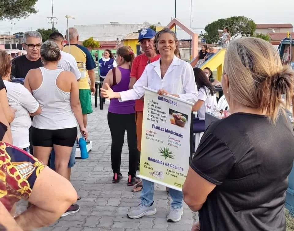 “Praças em Movimento” mobiliza população do bairro Abolição IV em atividades físicas