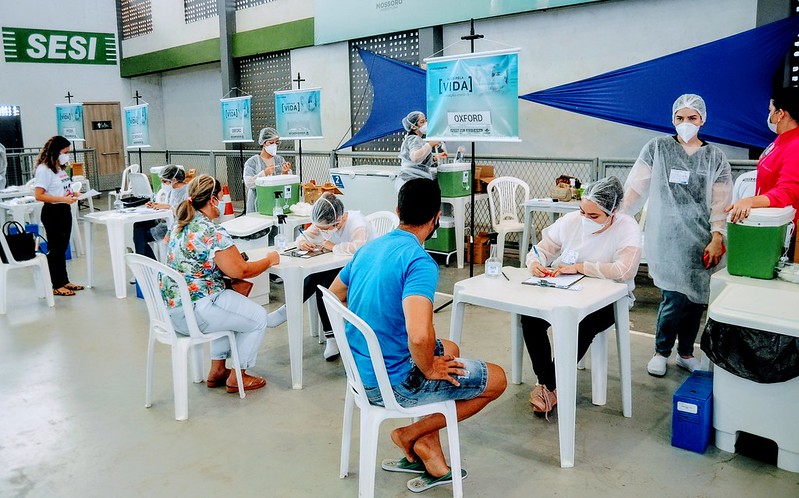 Covid-19: Trabalhadores da Indústria e construção civil de 30 ou mais já podem tomar a vacina 