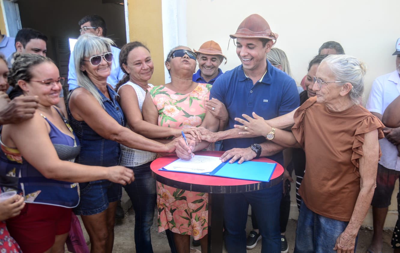 Moradores de Cordão de Sombra e Mulunguzinho comemoram assinatura de ordem de serviço para construção de UBS