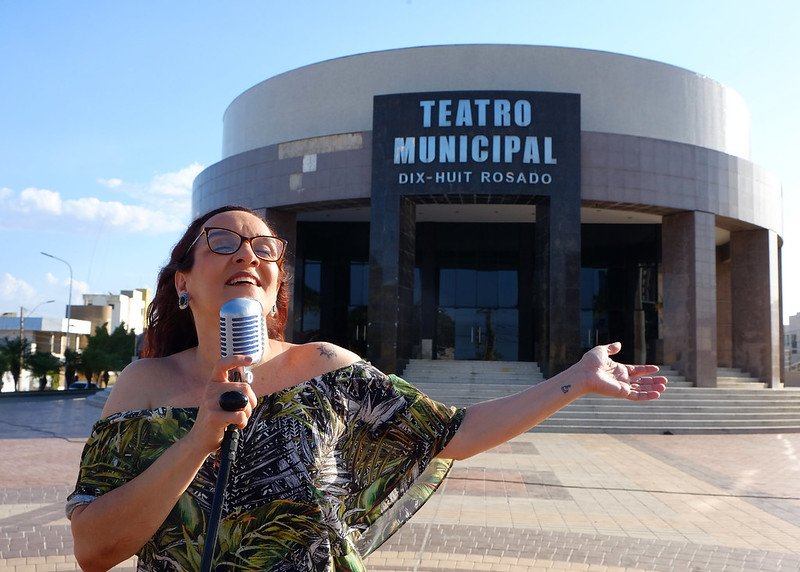 Katharina Gurgel apresenta show gratuito em homenagem a Gal Costa no dia 30 de setembro