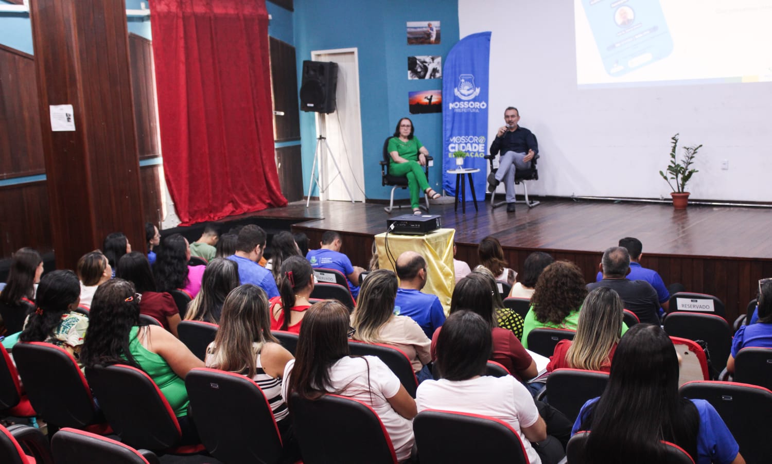 Prefeitura de Mossoró promove encontro com gestores de escolas e UEIs